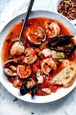 Dinner - Difference between bouillabaisse and cioppino recipes